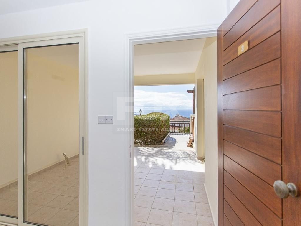 Unfurnished one Bedroom Apartment for Sale in Peyia