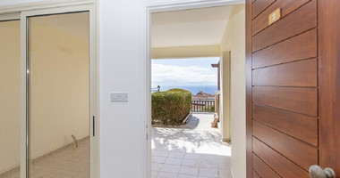 Unfurnished one Bedroom Apartment for Sale in Peyia