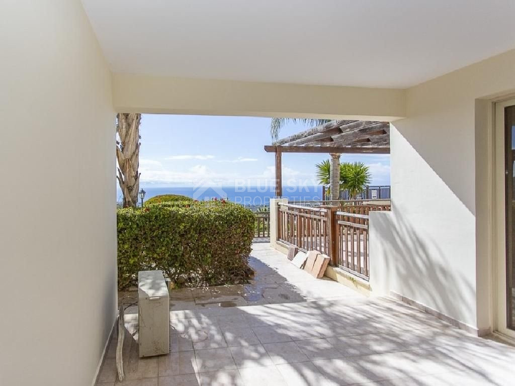 Unfurnished one Bedroom Apartment for Sale in Peyia