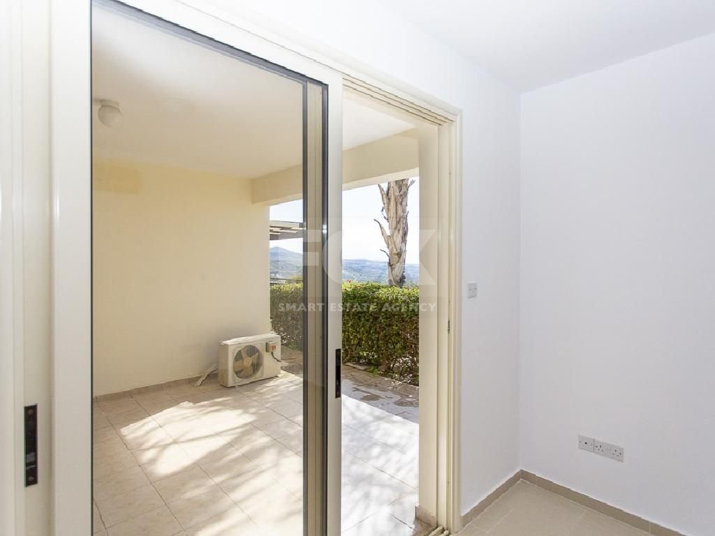 Unfurnished one Bedroom Apartment for Sale in Peyia