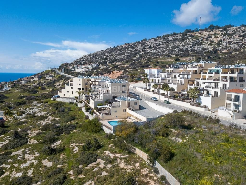 Unfurnished one Bedroom Apartment for Sale in Peyia