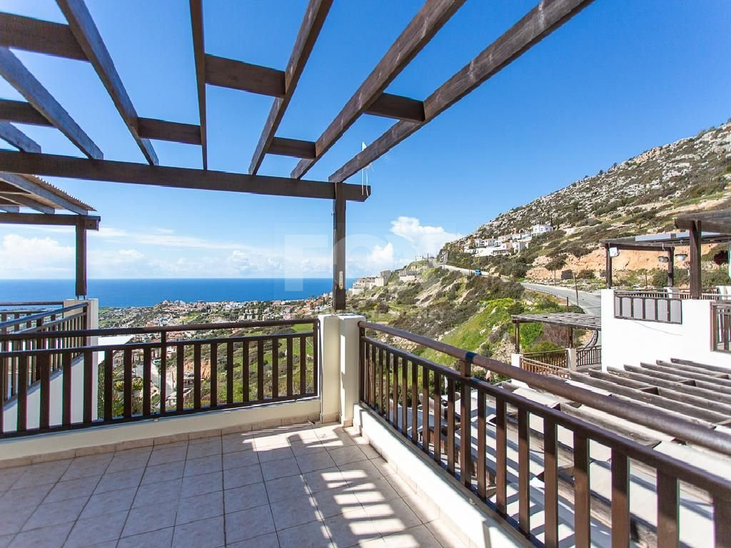 Unfurnished two Bedroom Apartment for Sale in Peyia