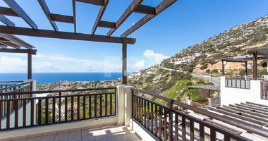 Unfurnished two Bedroom Apartment for Sale in Peyia