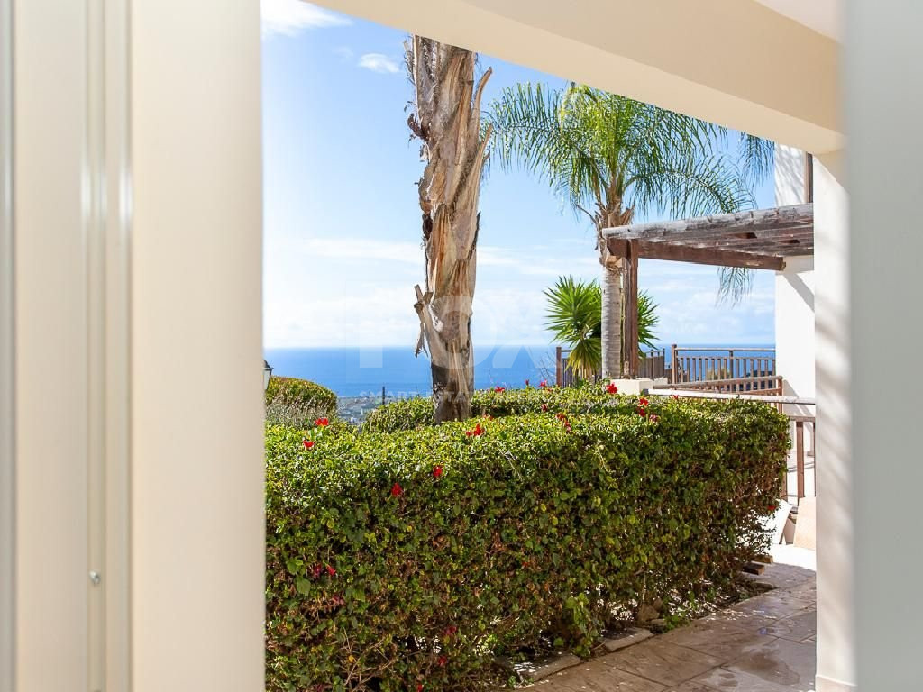 Unfurnished one Bedroom Apartment for Sale in Peyia