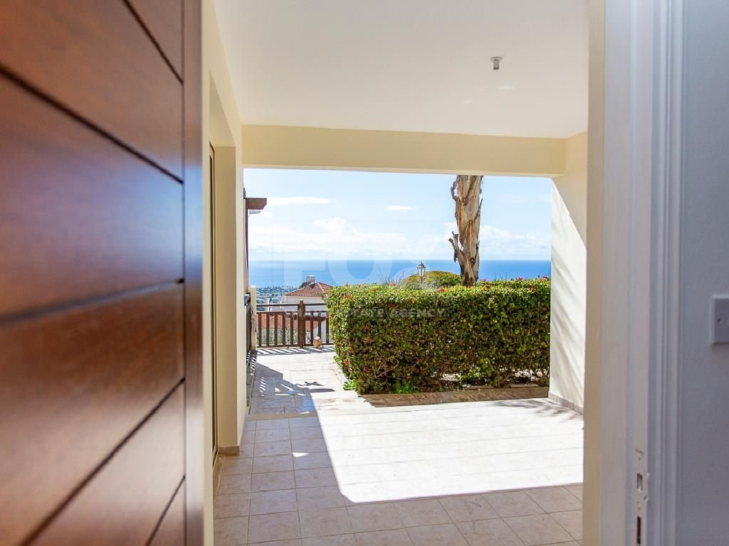 Unfurnished one Bedroom Apartment for Sale in Peyia
