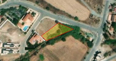 FOR SALE: RESIDENTIAL PLOT IN PAREKLISSIA WITH READY ARCHITECTURAL PLANS FOR 6 APARTMENT BUILDING