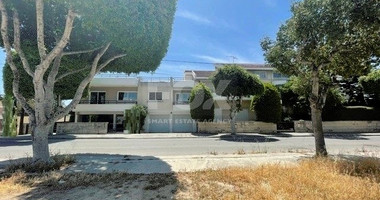 FOR RENT: VERSATILE BUILDING FOR HOME AND BUSINESS USE IN  PRIME LOCACATION NEAR ALL AMENITIES.