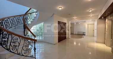 FOR RENT: VERSATILE BUILDING FOR HOME AND BUSINESS USE IN  PRIME LOCACATION NEAR ALL AMENITIES.
