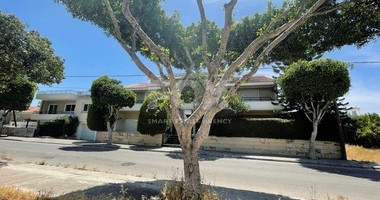 FOR RENT: VERSATILE BUILDING FOR HOME AND BUSINESS USE IN  PRIME LOCACATION NEAR ALL AMENITIES.