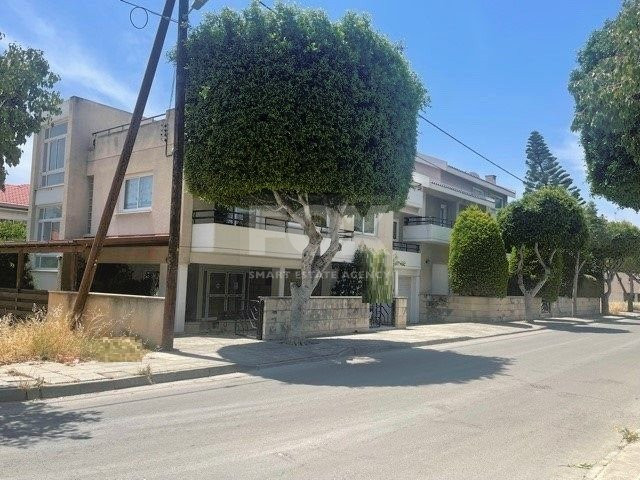 FOR RENT: VERSATILE BUILDING FOR HOME AND BUSINESS USE IN  PRIME LOCACATION NEAR ALL AMENITIES.
