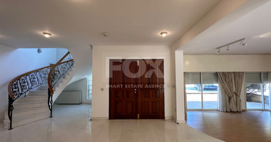 FOR RENT: VERSATILE BUILDING FOR HOME AND BUSINESS USE IN  PRIME LOCACATION NEAR ALL AMENITIES.