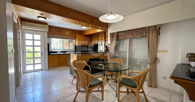 FOR RENT: VERSATILE BUILDING FOR HOME AND BUSINESS USE IN  PRIME LOCACATION NEAR ALL AMENITIES.
