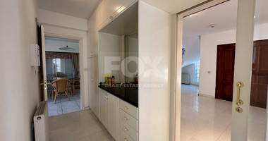 FOR RENT: VERSATILE BUILDING FOR HOME AND BUSINESS USE IN  PRIME LOCACATION NEAR ALL AMENITIES.