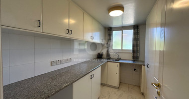 FOR RENT: VERSATILE BUILDING FOR HOME AND BUSINESS USE IN  PRIME LOCACATION NEAR ALL AMENITIES.