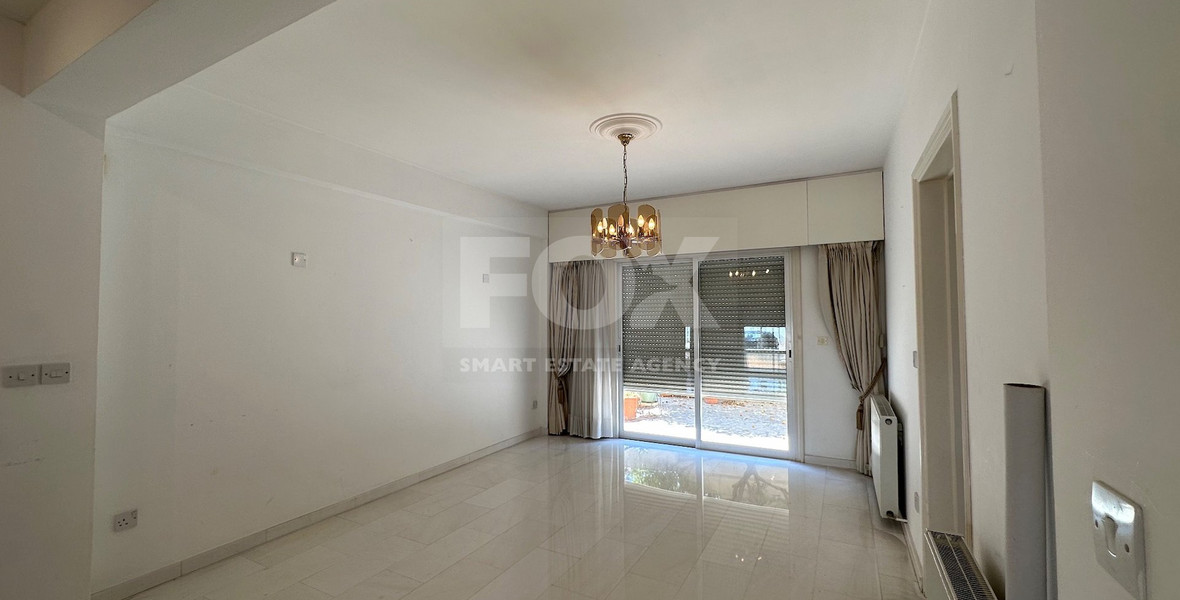 FOR RENT: VERSATILE BUILDING FOR HOME AND BUSINESS USE IN  PRIME LOCACATION NEAR ALL AMENITIES.