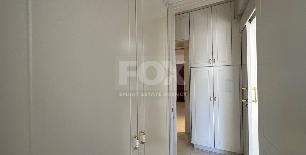 FOR RENT: VERSATILE BUILDING FOR HOME AND BUSINESS USE IN  PRIME LOCACATION NEAR ALL AMENITIES.