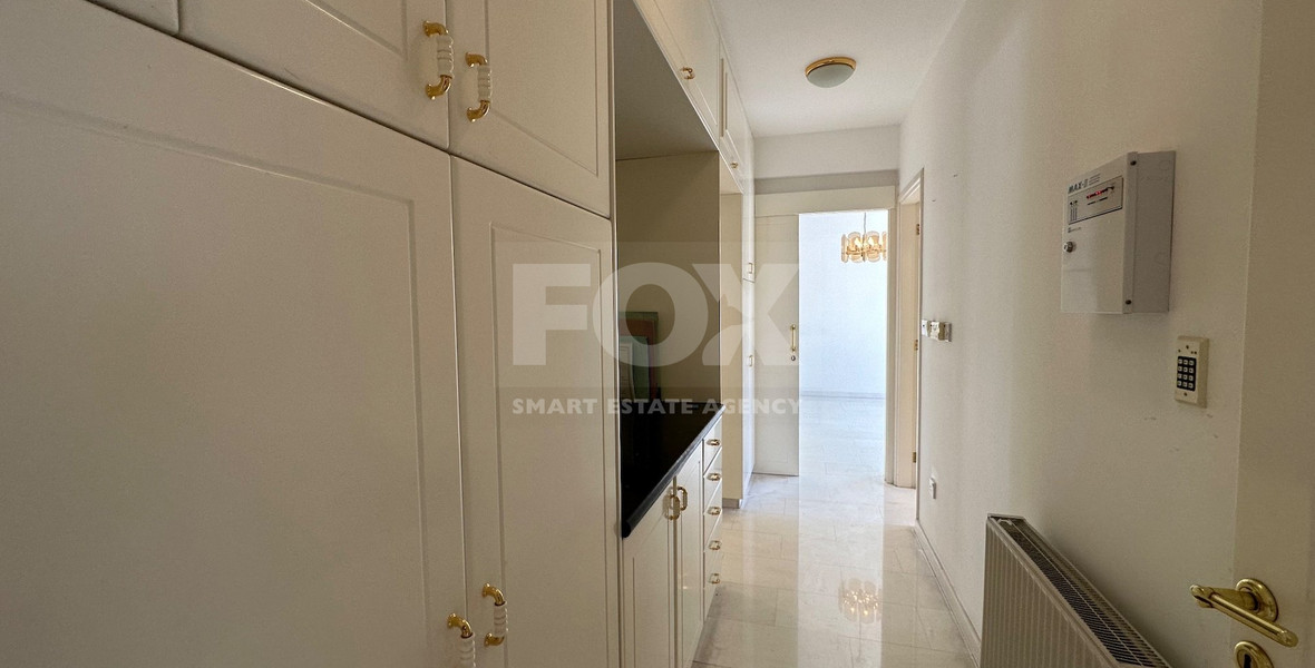 FOR RENT: VERSATILE BUILDING FOR HOME AND BUSINESS USE IN  PRIME LOCACATION NEAR ALL AMENITIES.