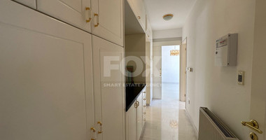 FOR RENT: VERSATILE BUILDING FOR HOME AND BUSINESS USE IN  PRIME LOCACATION NEAR ALL AMENITIES.