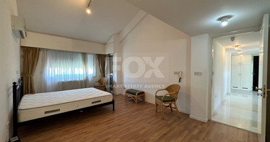 FOR RENT: VERSATILE BUILDING FOR HOME AND BUSINESS USE IN  PRIME LOCACATION NEAR ALL AMENITIES.