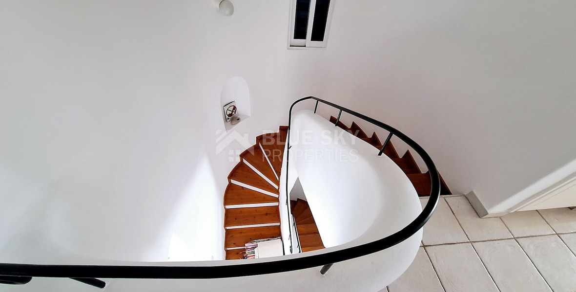 Five Bedroom Detached Villa for rent