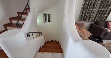 Five Bedroom Detached Villa for rent