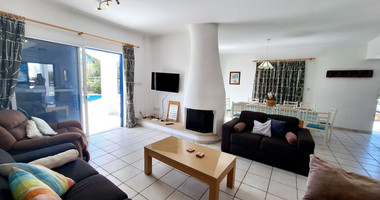 Five Bedroom Detached Villa for rent