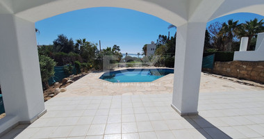 Five Bedroom Detached Villa for rent