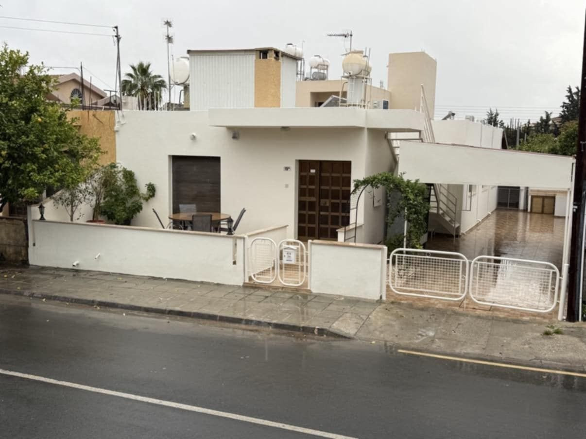 3-Schlafzimmer-Bungalow 160 m² in Kato Polemidia, Zypern