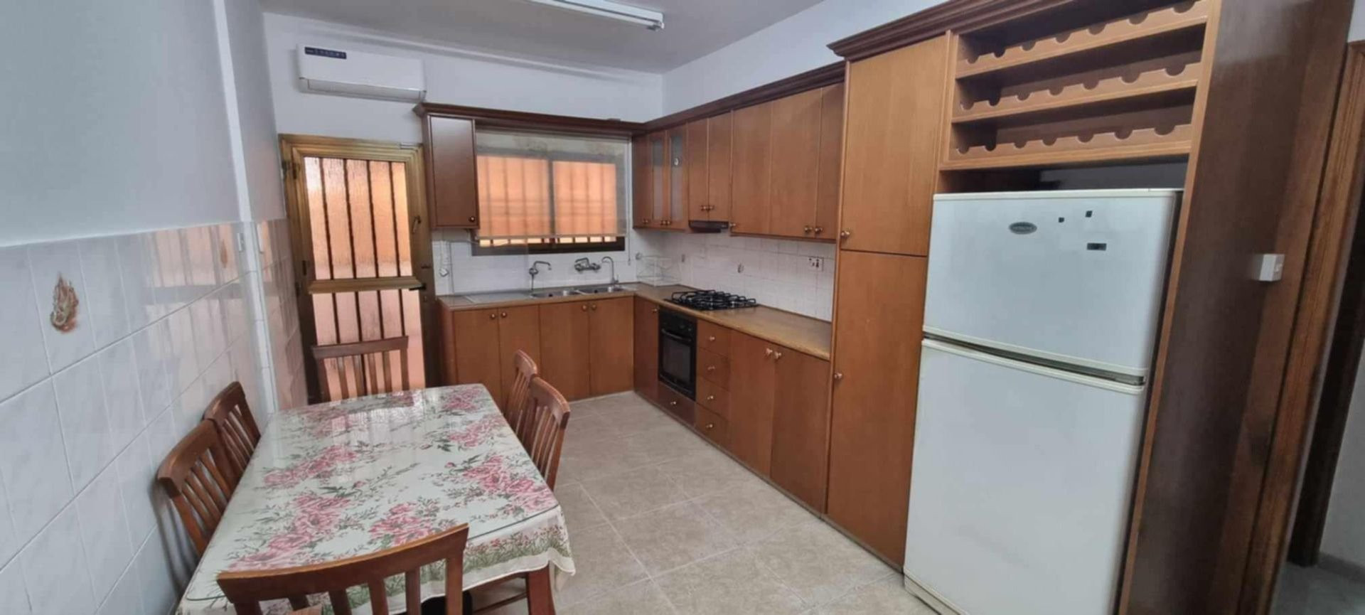 3-Schlafzimmer-Bungalow 160 m² in Kato Polemidia, Zypern
