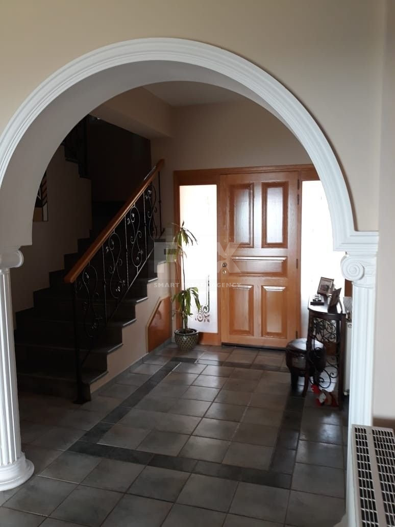 Five bedroom house for rent
