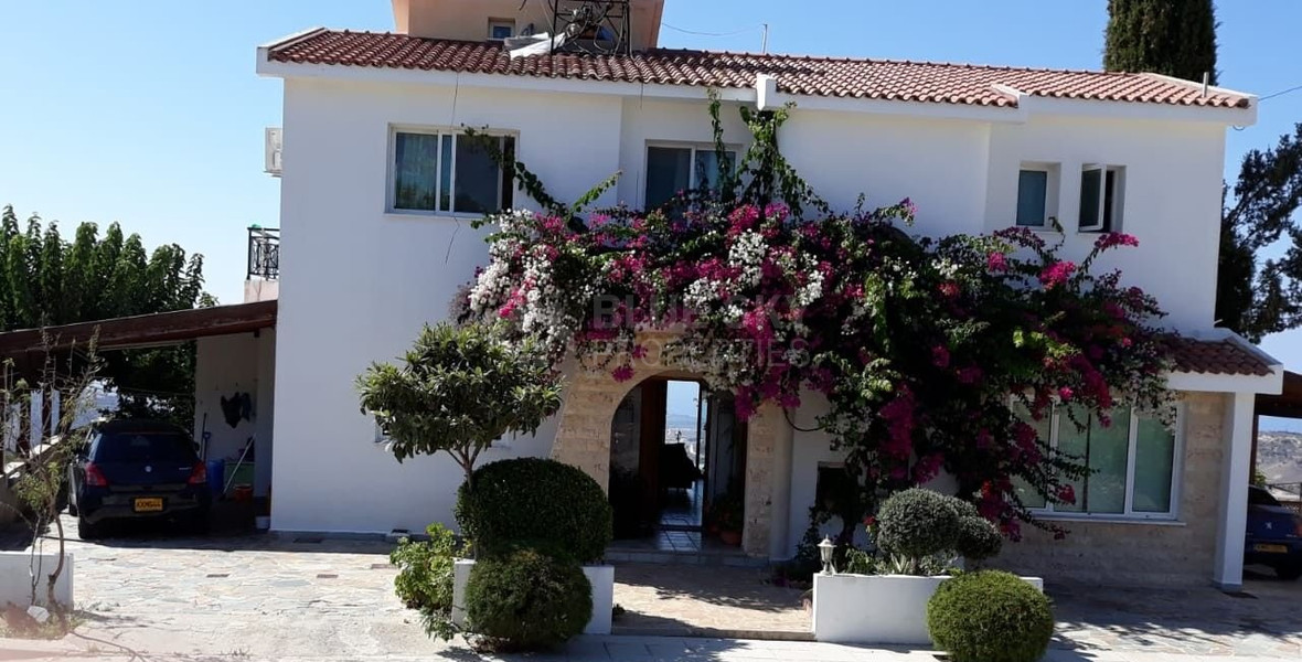 Five bedroom house for rent