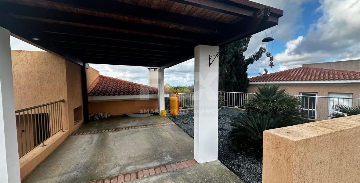 Three bedroom elegant villa for sale in Tremithousa, in Paphos