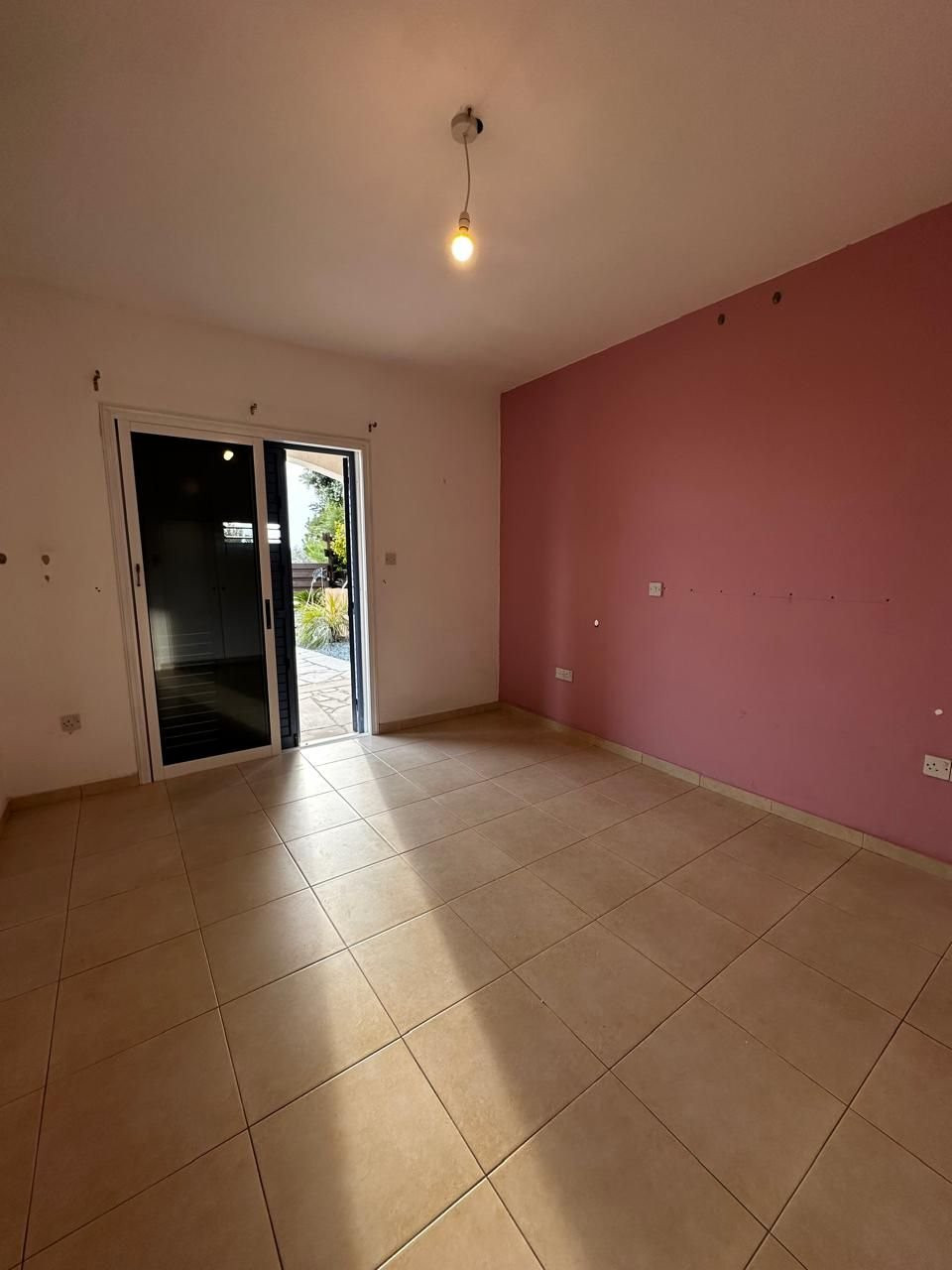 Mieszkanie 3 pokoi 156 m² Tremithousa, Cypr