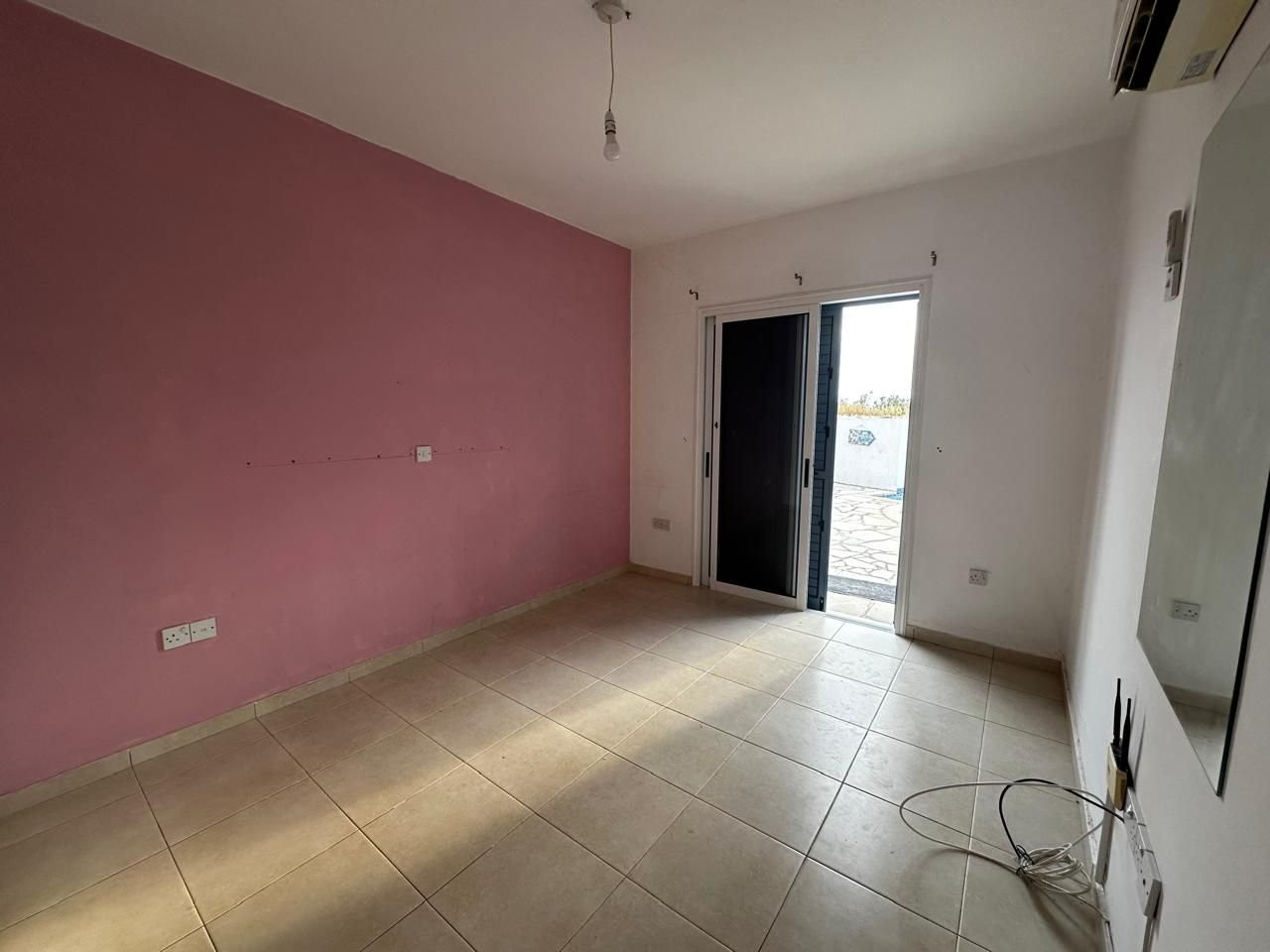 Mieszkanie 3 pokoi 156 m² Tremithousa, Cypr