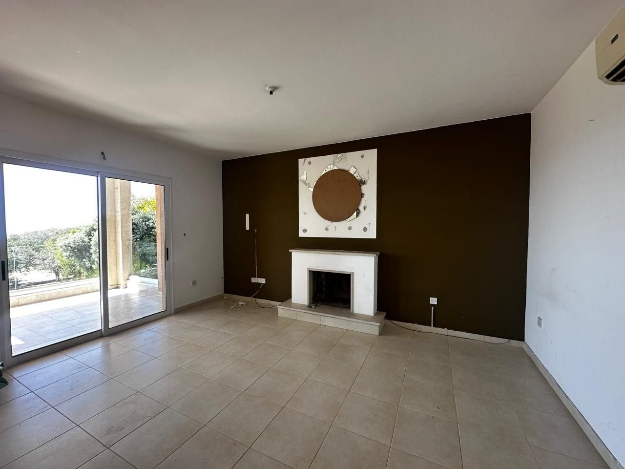 Mieszkanie 3 pokoi 156 m² Tremithousa, Cypr