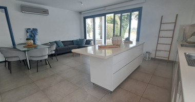 Five bedroom hidden gem by the sea, Governor's Beach, Limassol