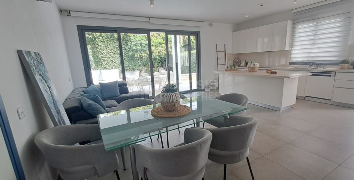 Five bedroom hidden gem by the sea, Governor's Beach, Limassol
