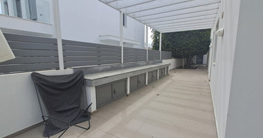 Five bedroom hidden gem by the sea, Governor's Beach, Limassol