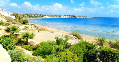 🌊 ULTRA-PRIME BEACHFRONT INVESTMENT – CHLORAKA, PAPHOS 🌊-FOR SALE