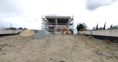 Modern Unfurnished 310m2 Ground Floor Shop for rent in Moni