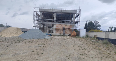 Modern Unfurnished 310m2 Ground Floor Shop for rent in Moni