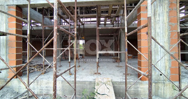Modern Unfurnished 310m2 Ground Floor Shop for rent in Moni