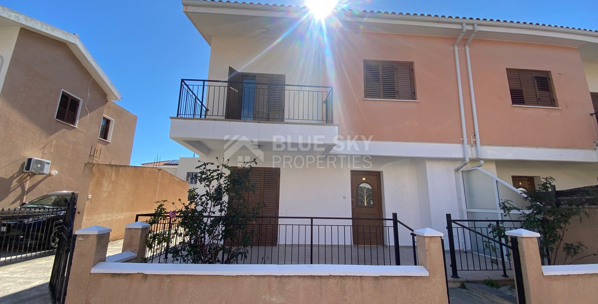 Spacious Three Bedroom Semidetached House for Sale in Universal