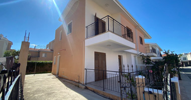 Spacious Three Bedroom Semidetached House for Sale in Universal