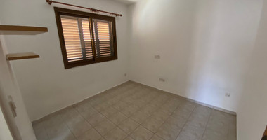 Spacious Three Bedroom Semidetached House for Sale in Universal