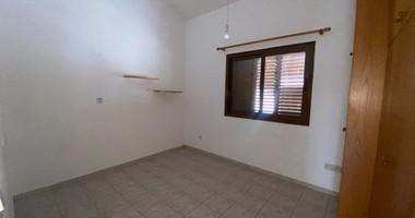 Spacious Three Bedroom Semidetached House for Sale in Universal