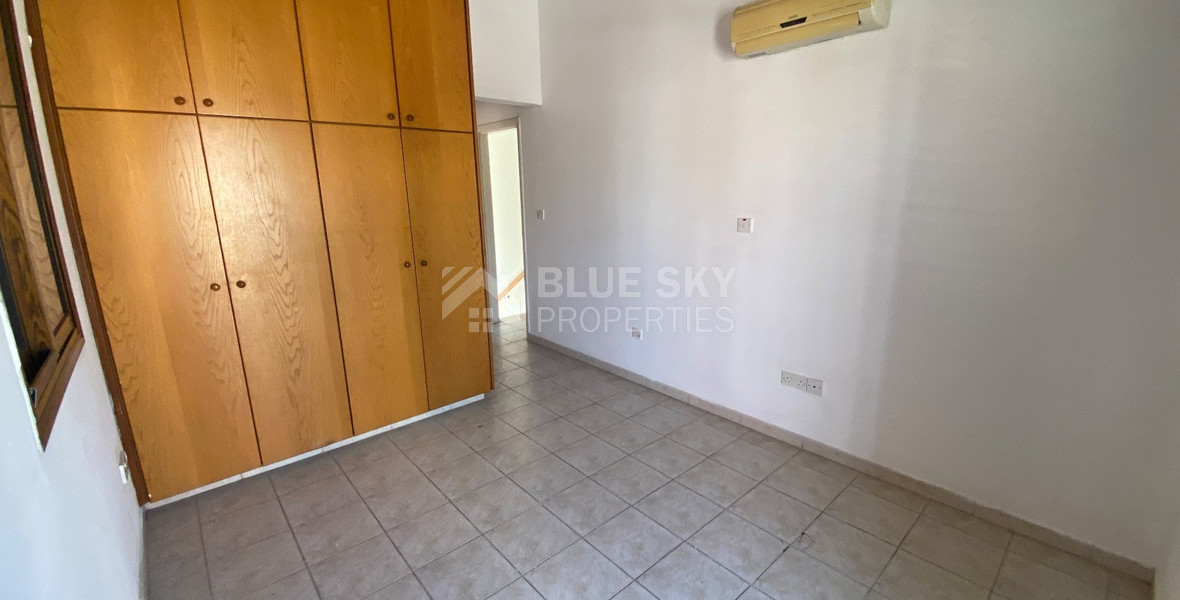 Spacious Three Bedroom Semidetached House for Sale in Universal