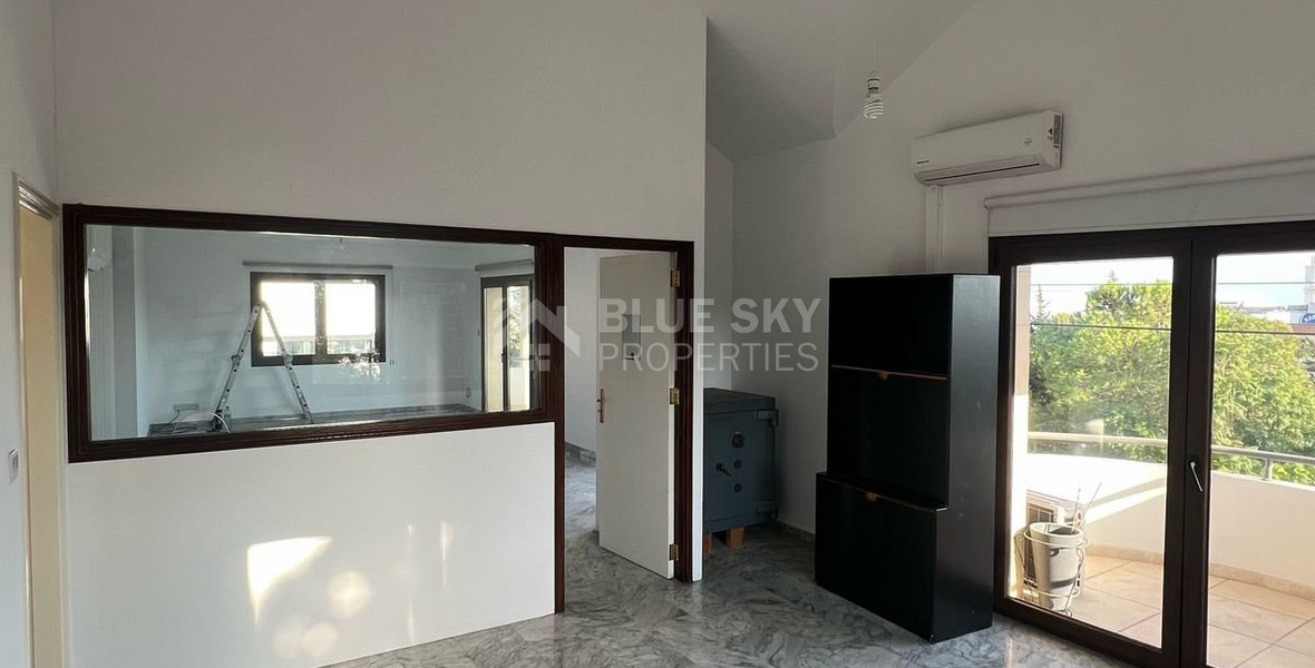 FOR RENT: 1ST FLOOR OFFICES IN AGIOS ATHANASIOS 25OSQM WITH EASY ACCESS TO ALL ARTERIES OF LIMASSOL