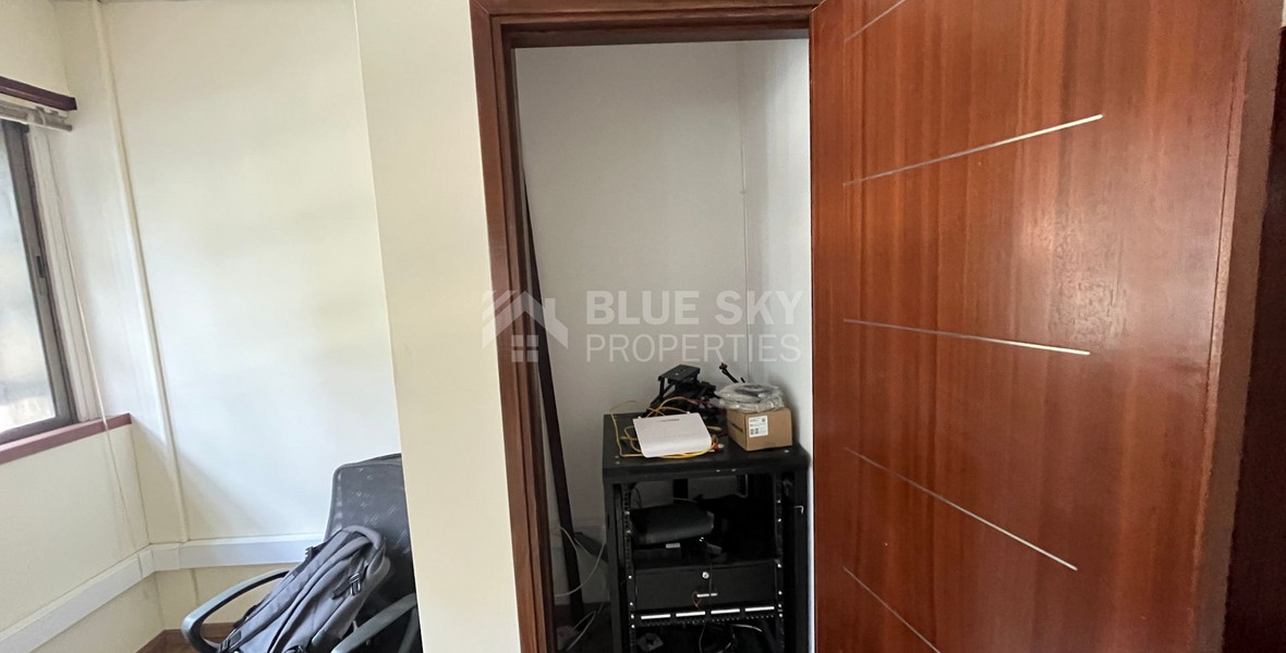 Warm and Spacious Office to Rent on Makariou Avenue