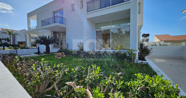Elegant & Spacious 5-Bedroom Luxury Villa For rent in Prestigious Nea Ekali
